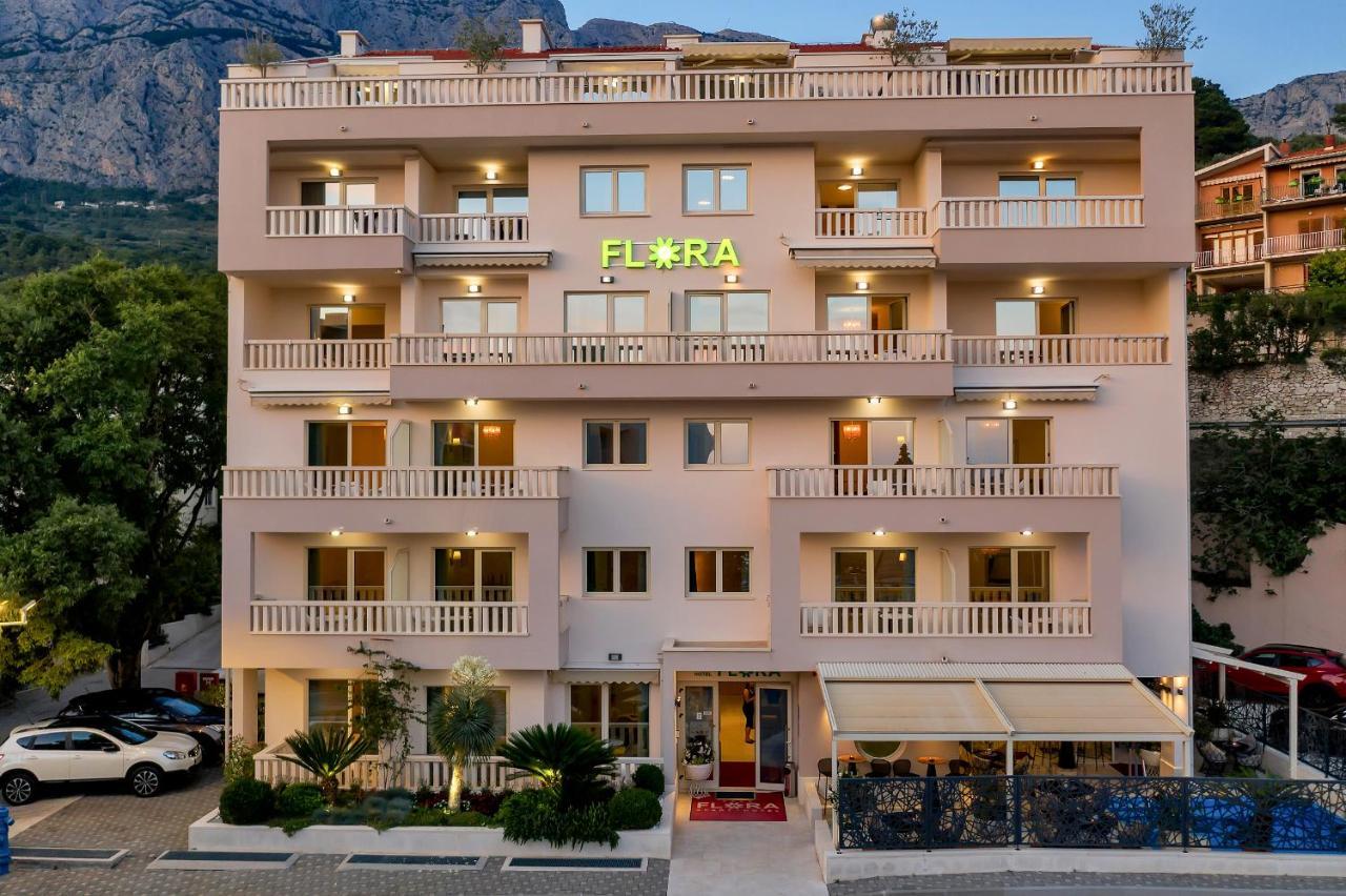 Aparthotel Flora Tučepi エクステリア 写真