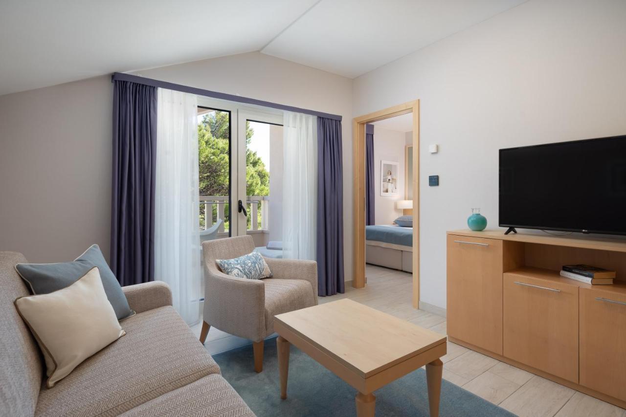 Aparthotel Flora Tučepi エクステリア 写真
