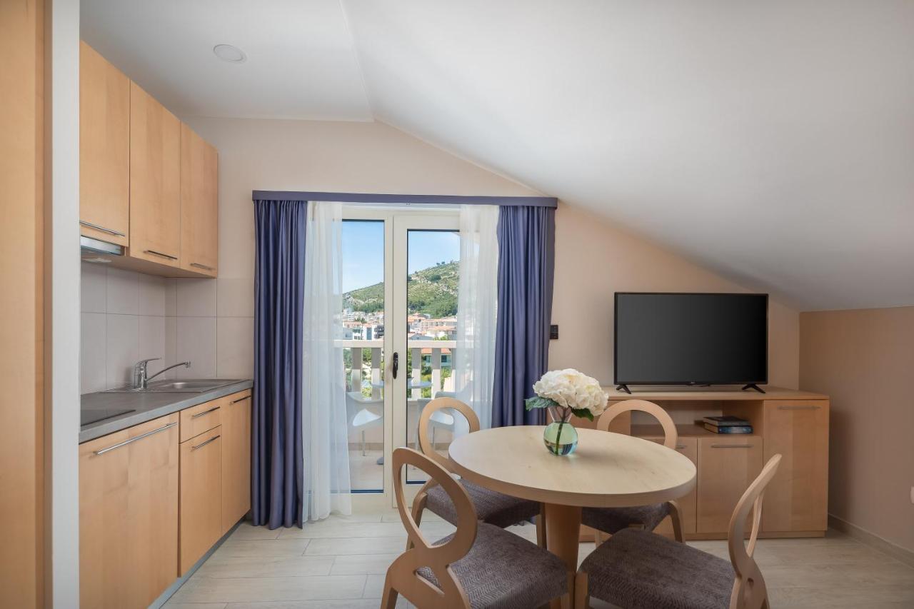 Aparthotel Flora Tučepi エクステリア 写真