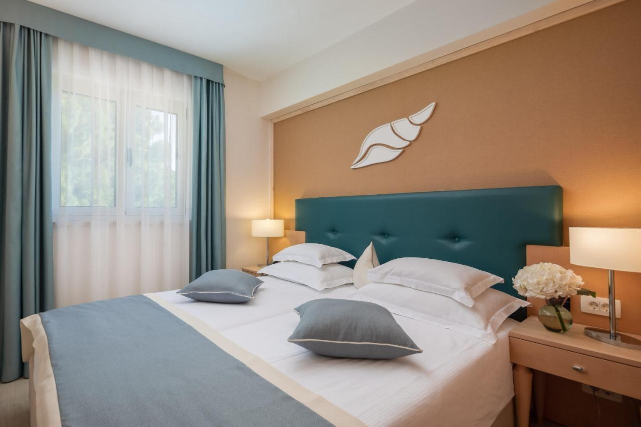 Aparthotel Flora Tučepi エクステリア 写真