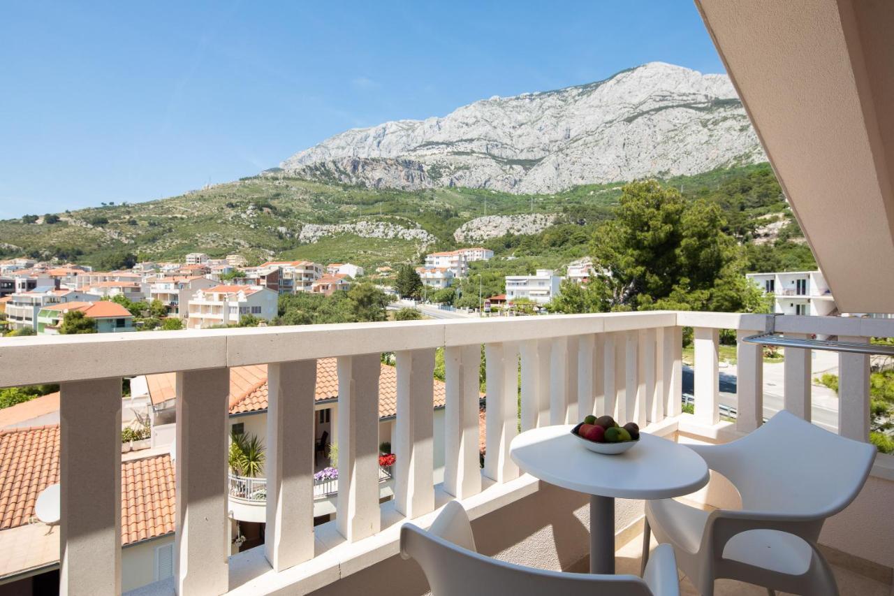 Aparthotel Flora Tučepi エクステリア 写真