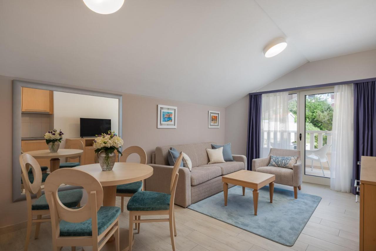 Aparthotel Flora Tučepi エクステリア 写真