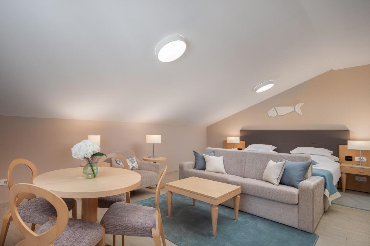 Aparthotel Flora Tučepi エクステリア 写真