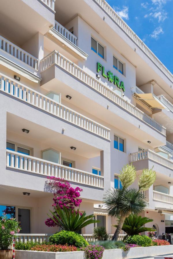 Aparthotel Flora Tučepi エクステリア 写真
