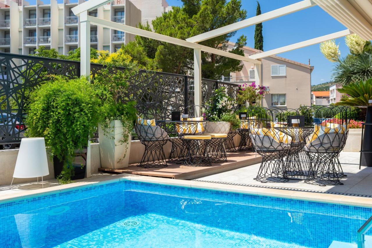 Aparthotel Flora Tučepi エクステリア 写真