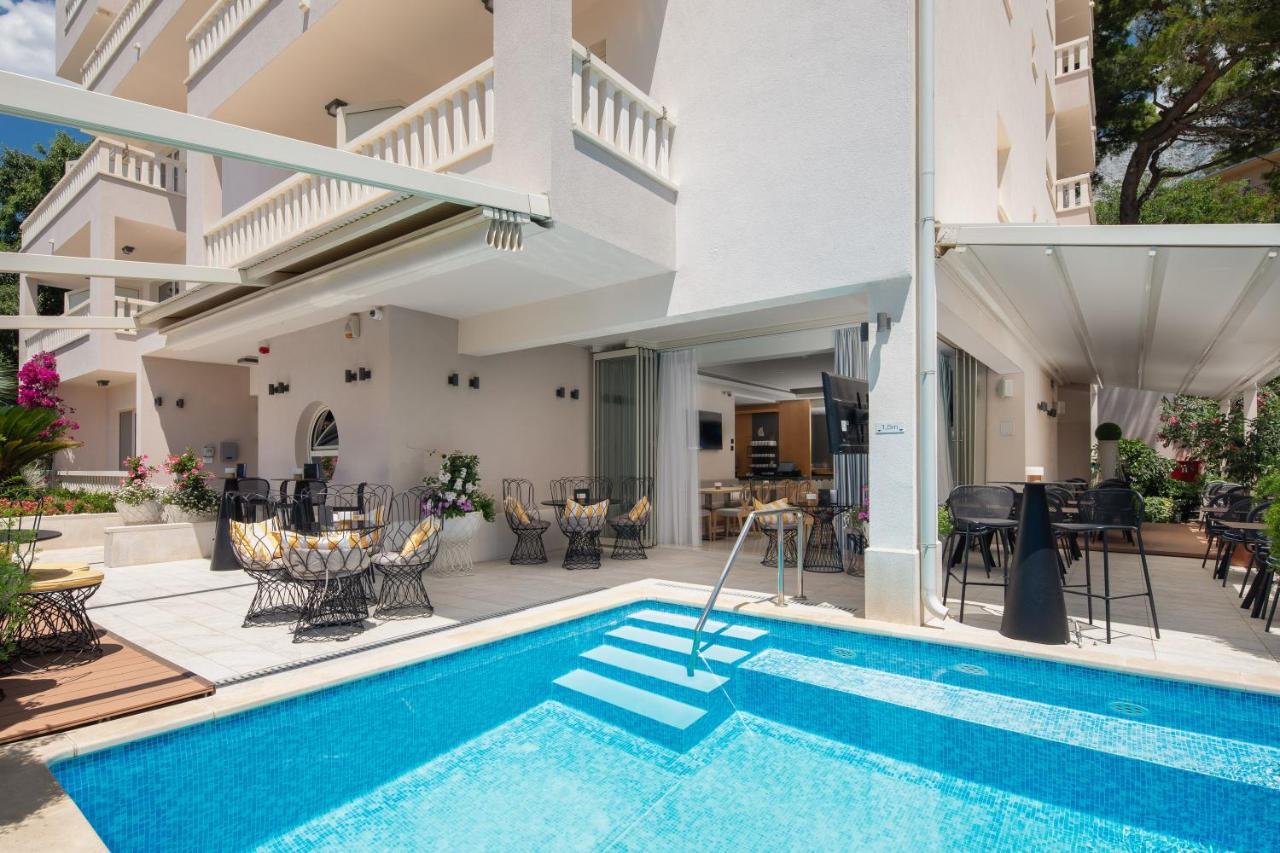Aparthotel Flora Tučepi エクステリア 写真