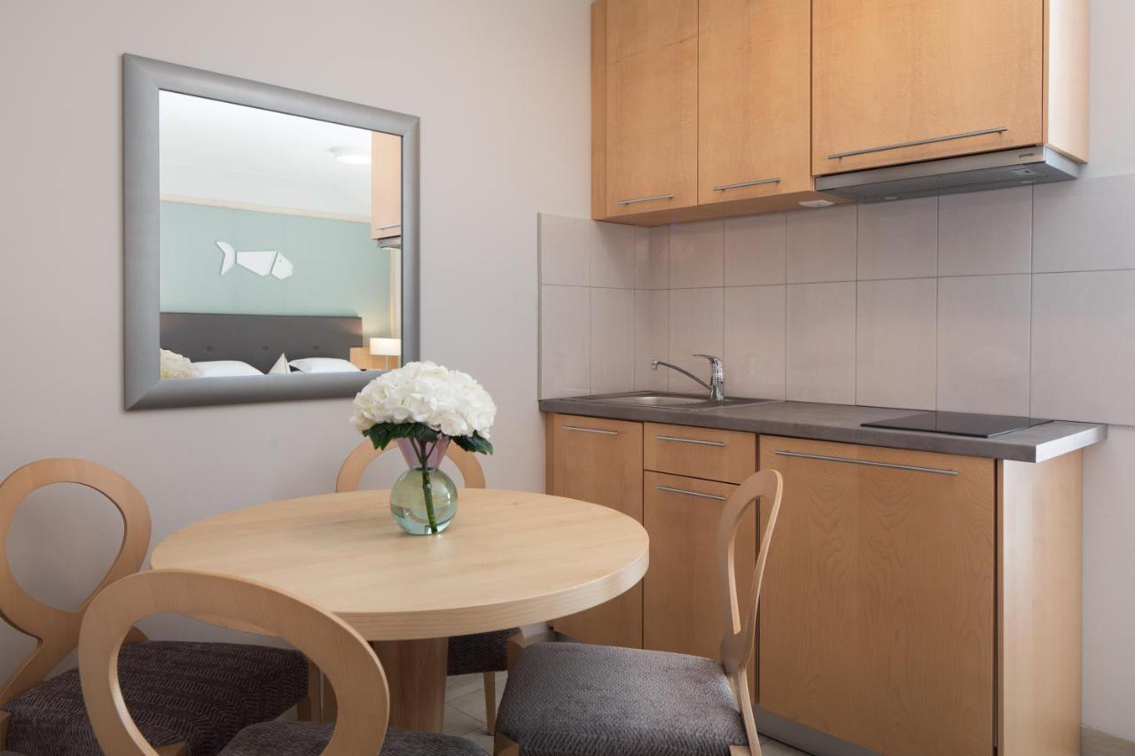 Aparthotel Flora Tučepi エクステリア 写真